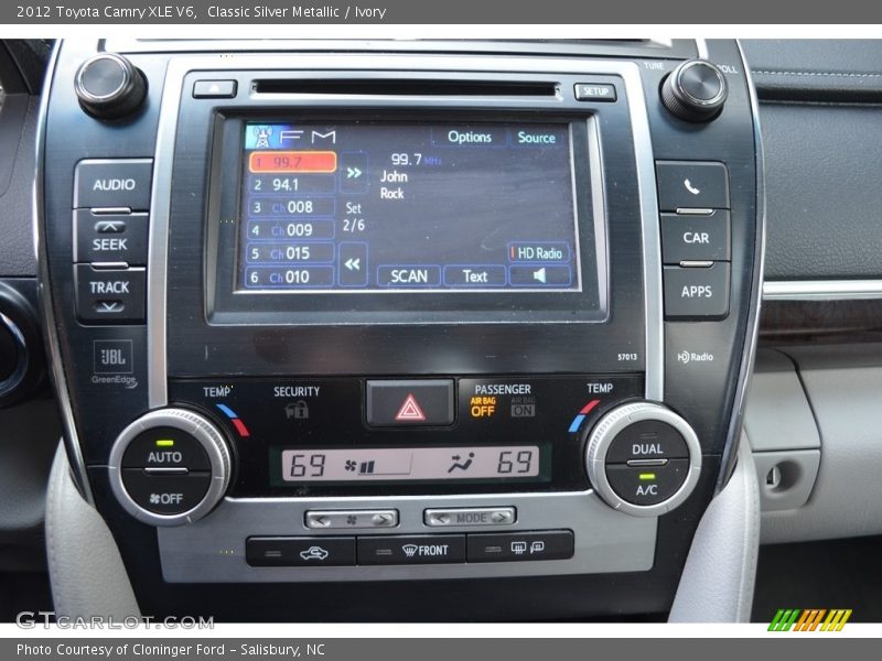 Classic Silver Metallic / Ivory 2012 Toyota Camry XLE V6
