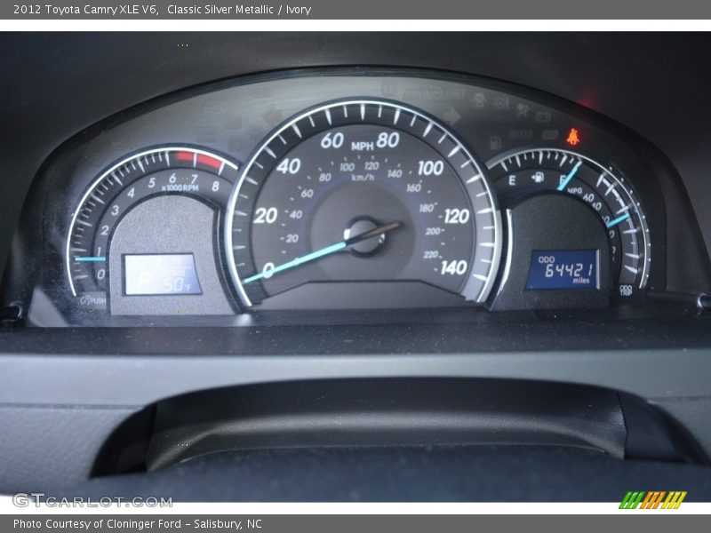 Classic Silver Metallic / Ivory 2012 Toyota Camry XLE V6
