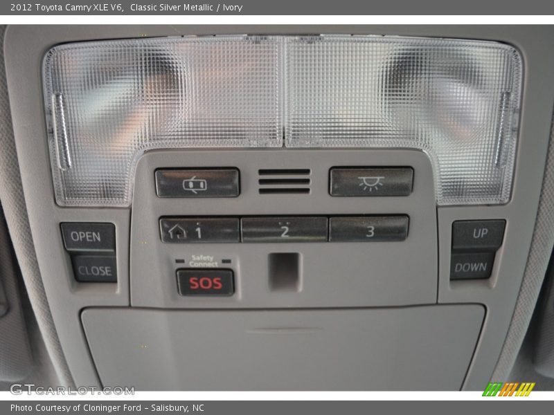 Classic Silver Metallic / Ivory 2012 Toyota Camry XLE V6