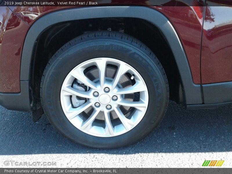 Velvet Red Pearl / Black 2019 Jeep Cherokee Latitude