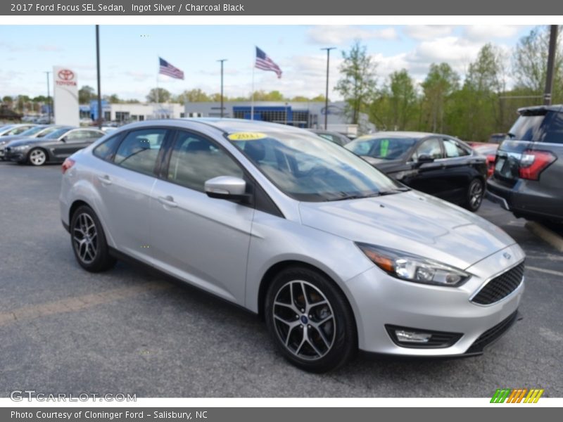 Ingot Silver / Charcoal Black 2017 Ford Focus SEL Sedan