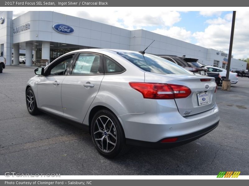 Ingot Silver / Charcoal Black 2017 Ford Focus SEL Sedan