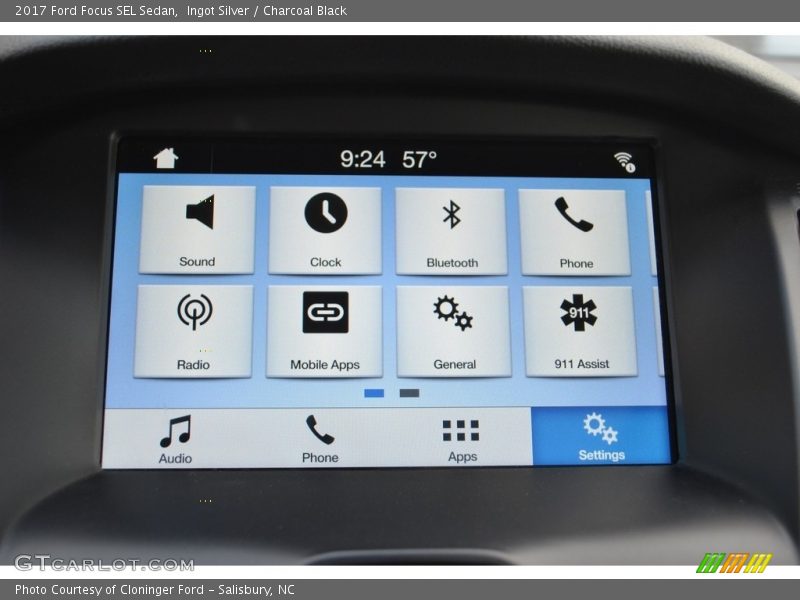 Ingot Silver / Charcoal Black 2017 Ford Focus SEL Sedan