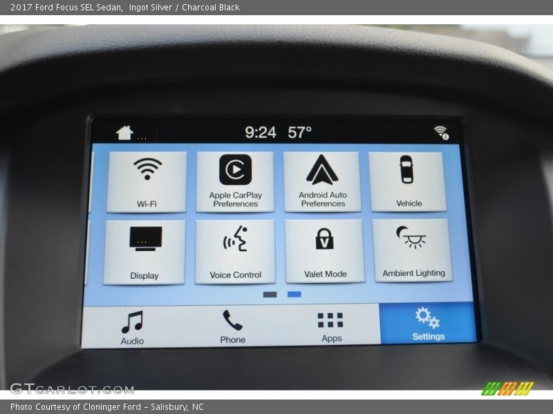 Ingot Silver / Charcoal Black 2017 Ford Focus SEL Sedan