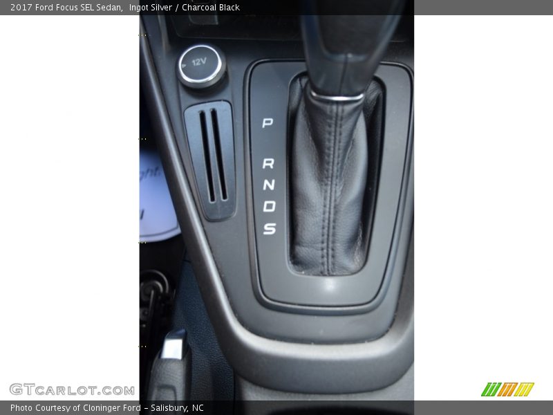 Ingot Silver / Charcoal Black 2017 Ford Focus SEL Sedan