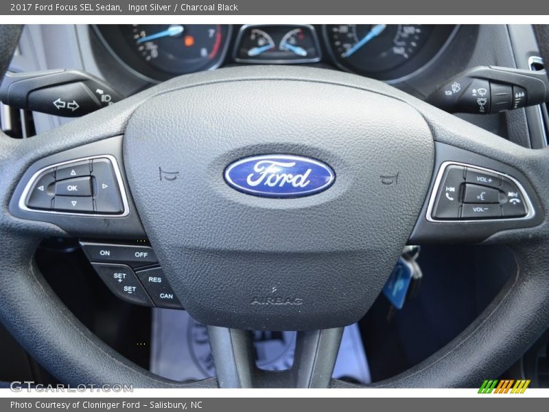 Ingot Silver / Charcoal Black 2017 Ford Focus SEL Sedan