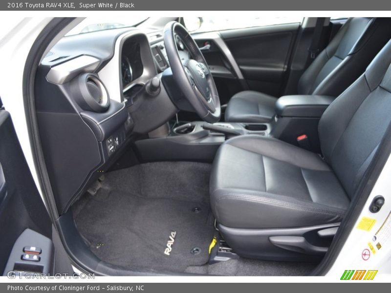 Super White / Black 2016 Toyota RAV4 XLE