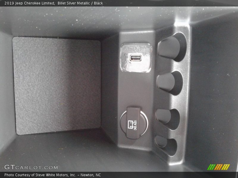 Billet Silver Metallic / Black 2019 Jeep Cherokee Limited