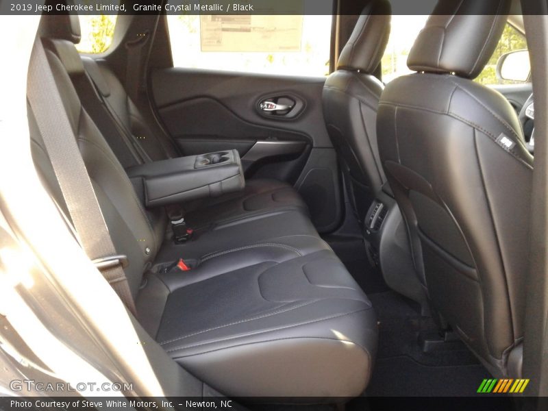 Granite Crystal Metallic / Black 2019 Jeep Cherokee Limited