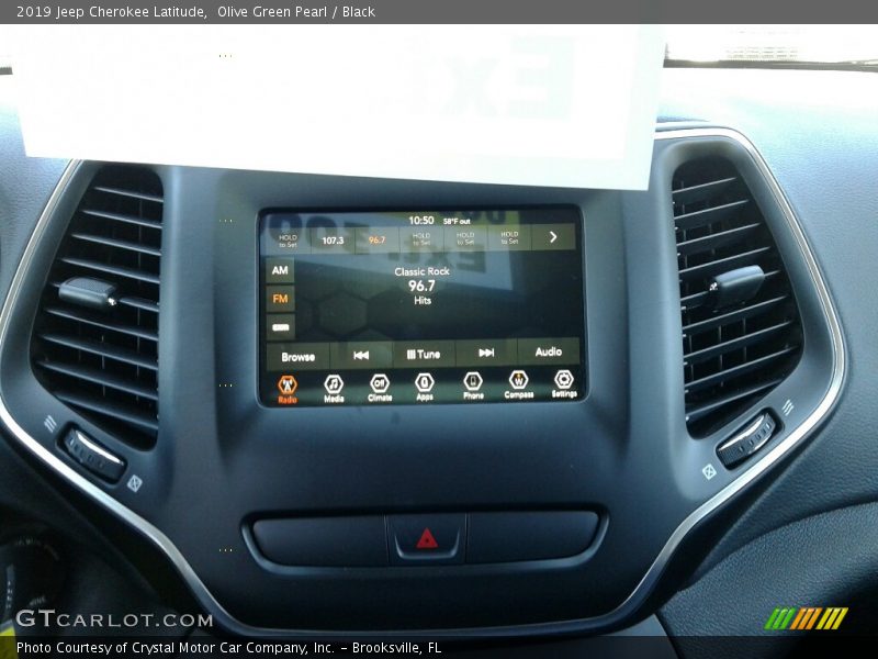 Olive Green Pearl / Black 2019 Jeep Cherokee Latitude