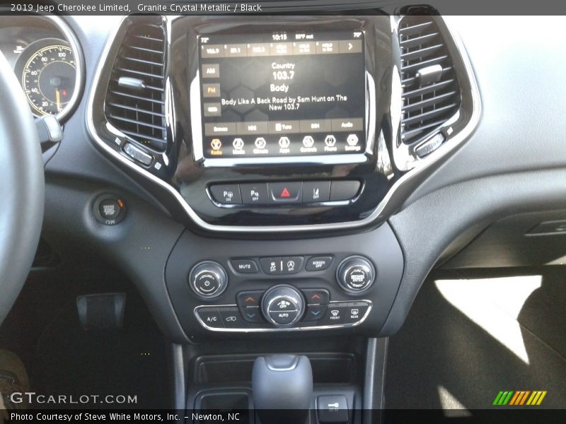 Granite Crystal Metallic / Black 2019 Jeep Cherokee Limited