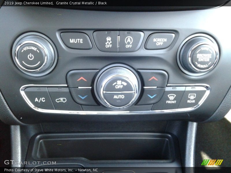 Granite Crystal Metallic / Black 2019 Jeep Cherokee Limited