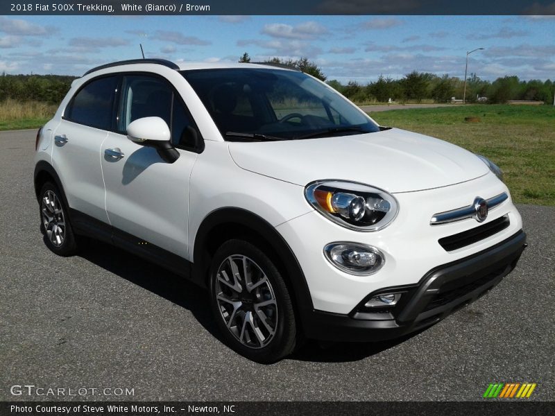 White (Bianco) / Brown 2018 Fiat 500X Trekking