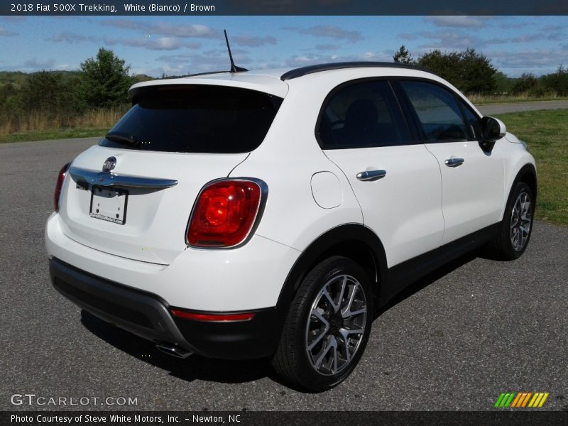 White (Bianco) / Brown 2018 Fiat 500X Trekking