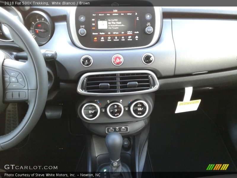 White (Bianco) / Brown 2018 Fiat 500X Trekking