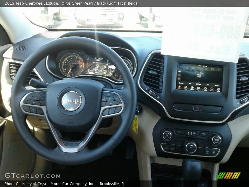 Olive Green Pearl / Black/Light Frost Beige 2019 Jeep Cherokee Latitude