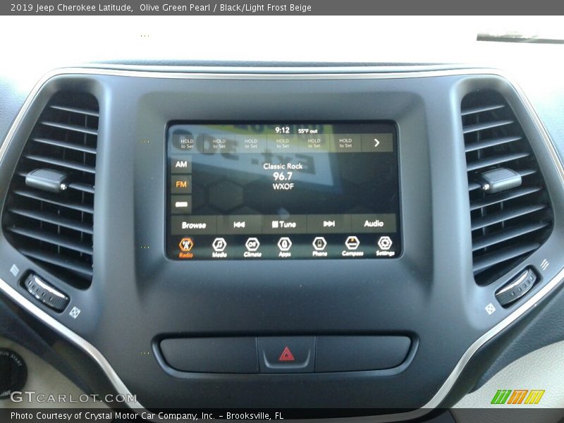 Olive Green Pearl / Black/Light Frost Beige 2019 Jeep Cherokee Latitude