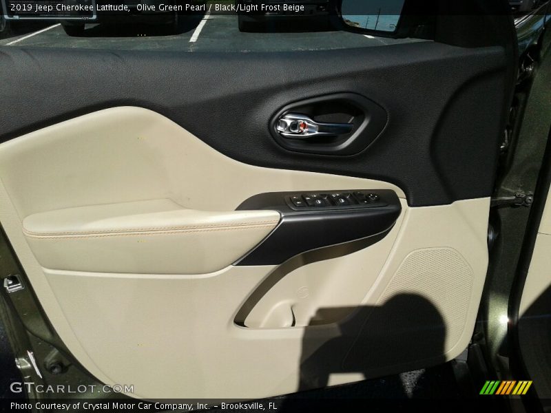 Olive Green Pearl / Black/Light Frost Beige 2019 Jeep Cherokee Latitude