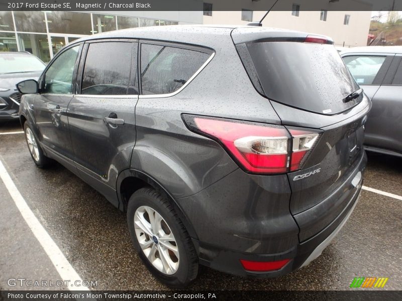 Magnetic / Charcoal Black 2017 Ford Escape SE