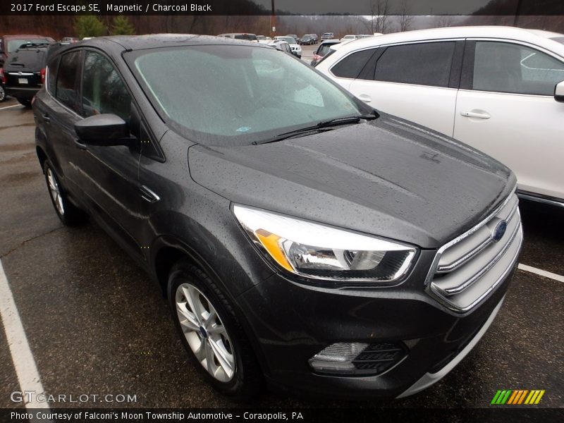 Magnetic / Charcoal Black 2017 Ford Escape SE