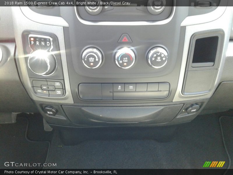 Bright White / Black/Diesel Gray 2018 Ram 1500 Express Crew Cab 4x4