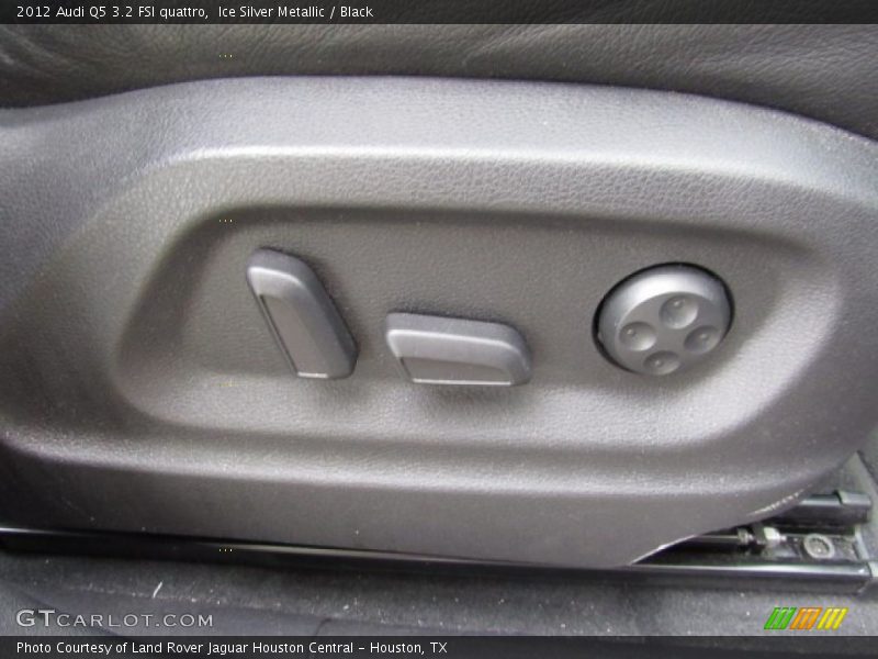 Ice Silver Metallic / Black 2012 Audi Q5 3.2 FSI quattro
