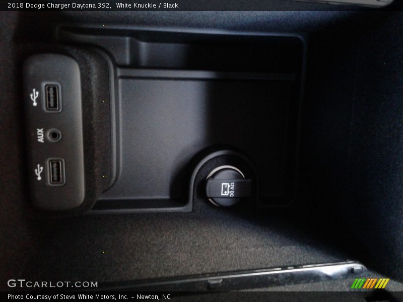 White Knuckle / Black 2018 Dodge Charger Daytona 392