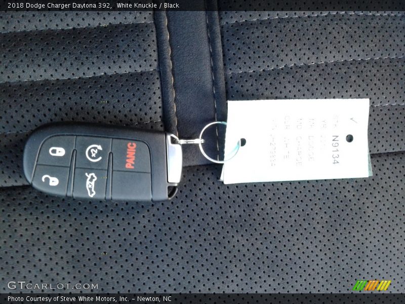 White Knuckle / Black 2018 Dodge Charger Daytona 392