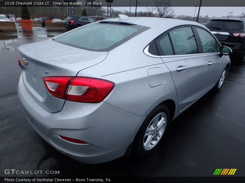 Silver Ice Metallic / Jet Black 2018 Chevrolet Cruze LT