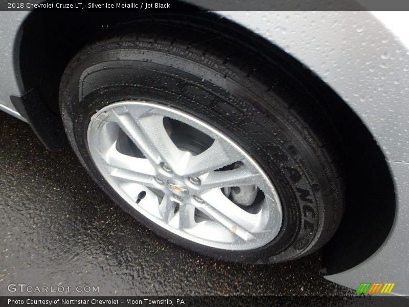 Silver Ice Metallic / Jet Black 2018 Chevrolet Cruze LT