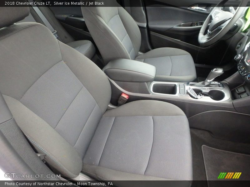 Silver Ice Metallic / Jet Black 2018 Chevrolet Cruze LT