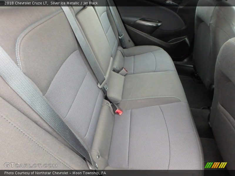 Silver Ice Metallic / Jet Black 2018 Chevrolet Cruze LT