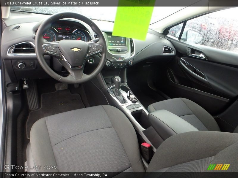 Silver Ice Metallic / Jet Black 2018 Chevrolet Cruze LT