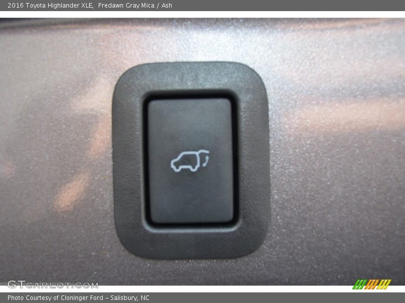 Predawn Gray Mica / Ash 2016 Toyota Highlander XLE