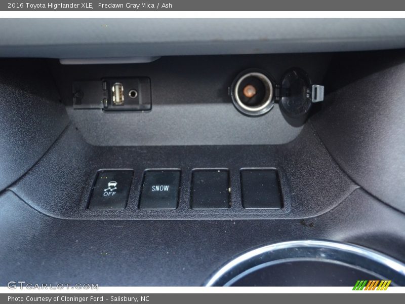 Predawn Gray Mica / Ash 2016 Toyota Highlander XLE