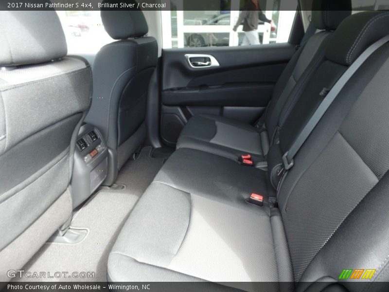 Brilliant Silver / Charcoal 2017 Nissan Pathfinder S 4x4