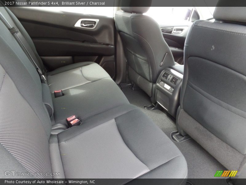 Brilliant Silver / Charcoal 2017 Nissan Pathfinder S 4x4