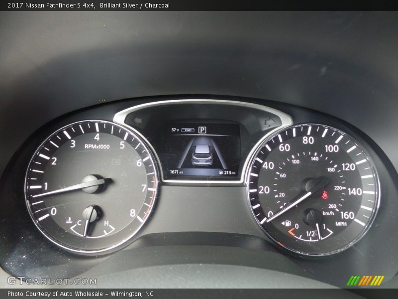Brilliant Silver / Charcoal 2017 Nissan Pathfinder S 4x4