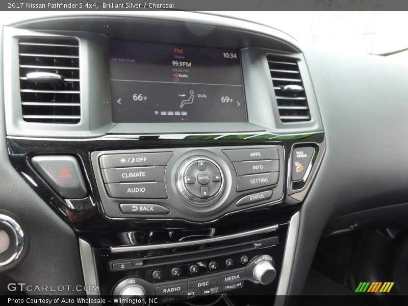 Brilliant Silver / Charcoal 2017 Nissan Pathfinder S 4x4