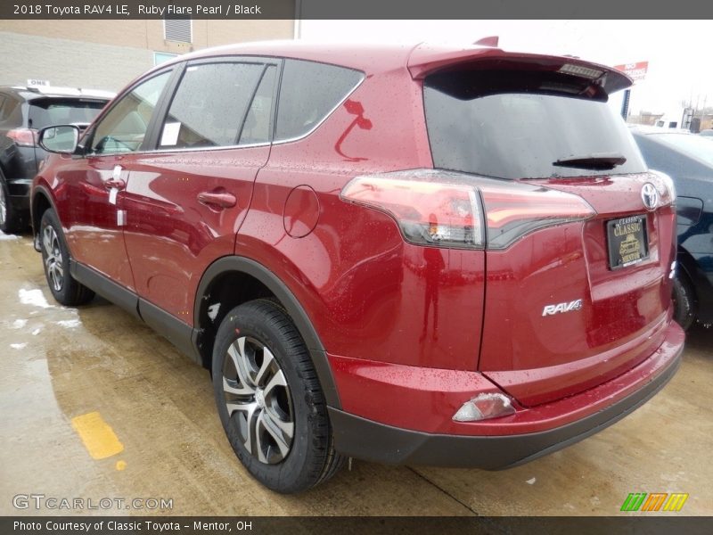 Ruby Flare Pearl / Black 2018 Toyota RAV4 LE