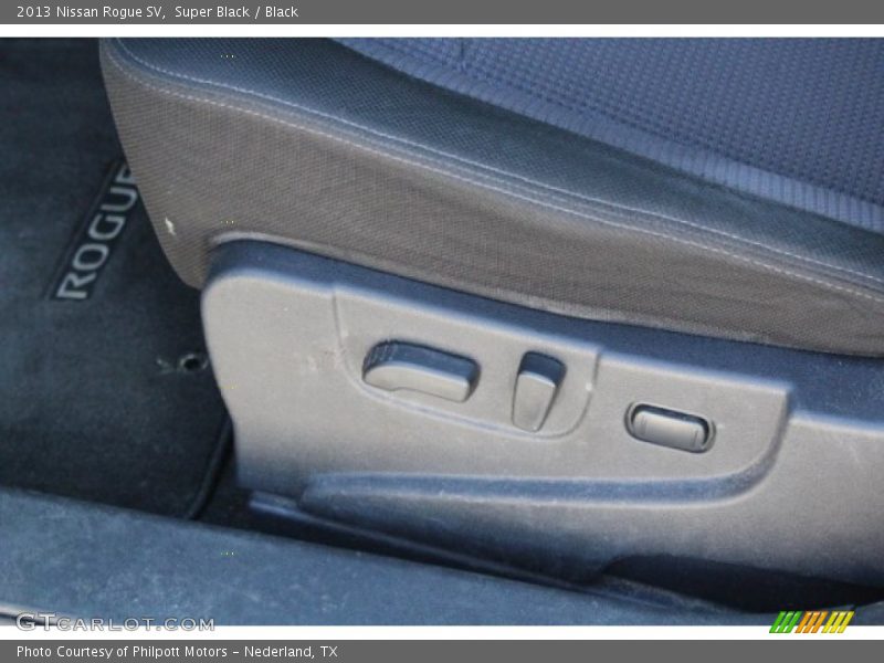 Super Black / Black 2013 Nissan Rogue SV