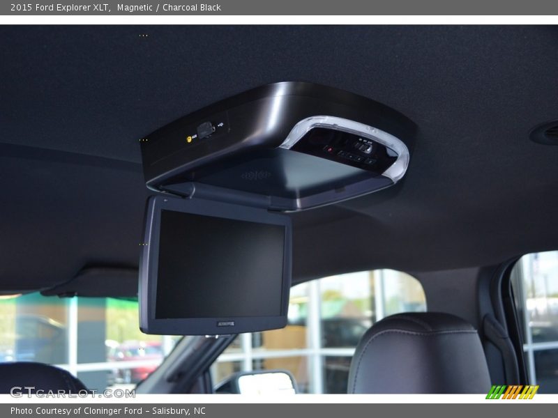 Magnetic / Charcoal Black 2015 Ford Explorer XLT