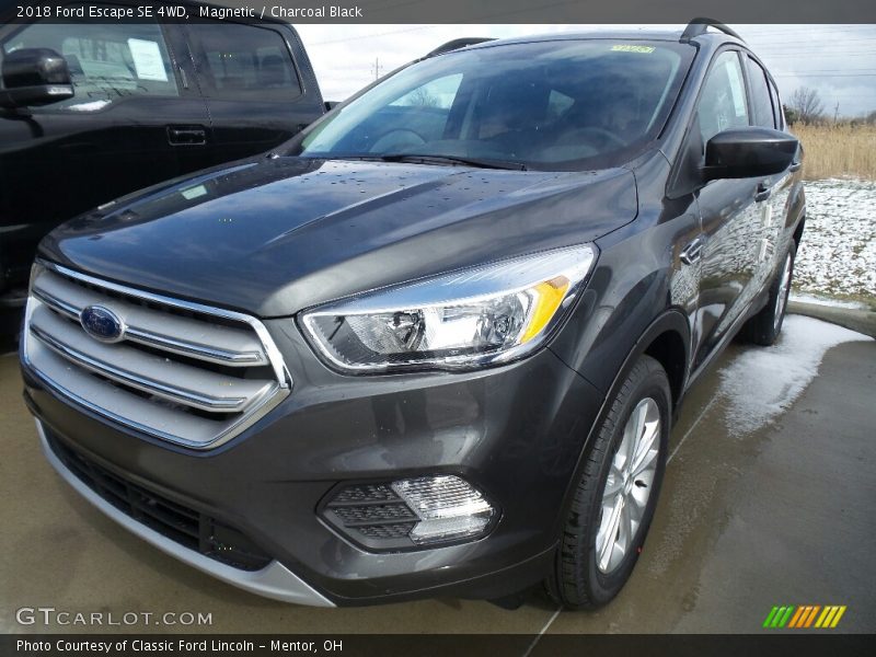 Magnetic / Charcoal Black 2018 Ford Escape SE 4WD