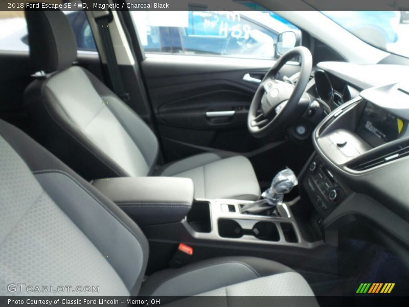 Magnetic / Charcoal Black 2018 Ford Escape SE 4WD