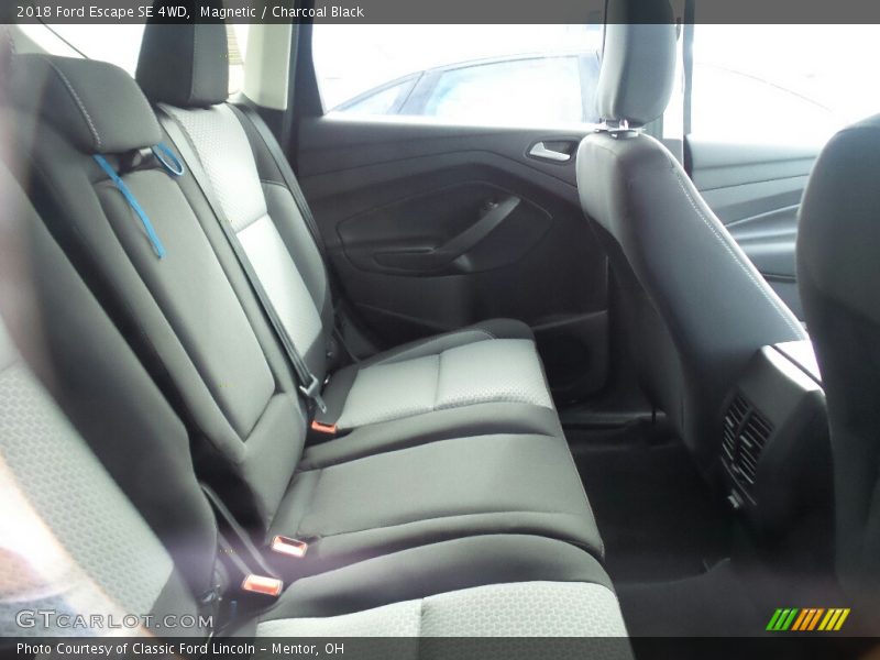 Magnetic / Charcoal Black 2018 Ford Escape SE 4WD