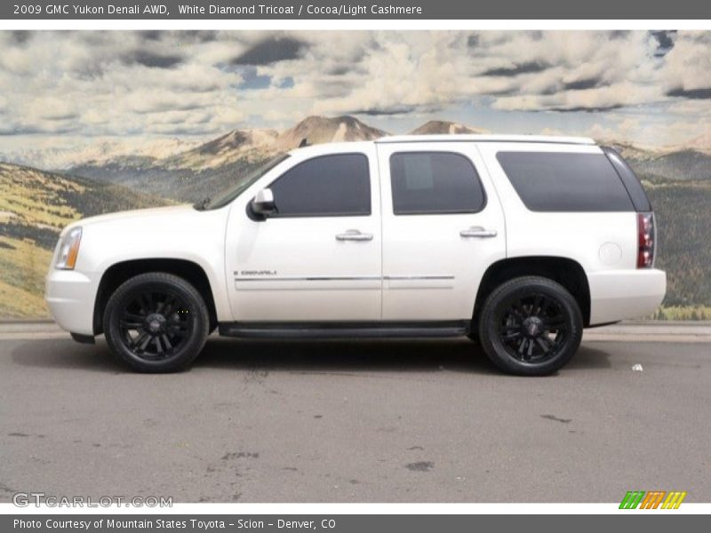 White Diamond Tricoat / Cocoa/Light Cashmere 2009 GMC Yukon Denali AWD