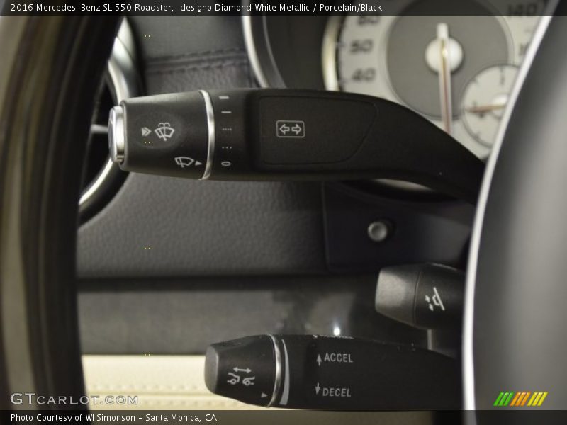 Controls of 2016 SL 550 Roadster