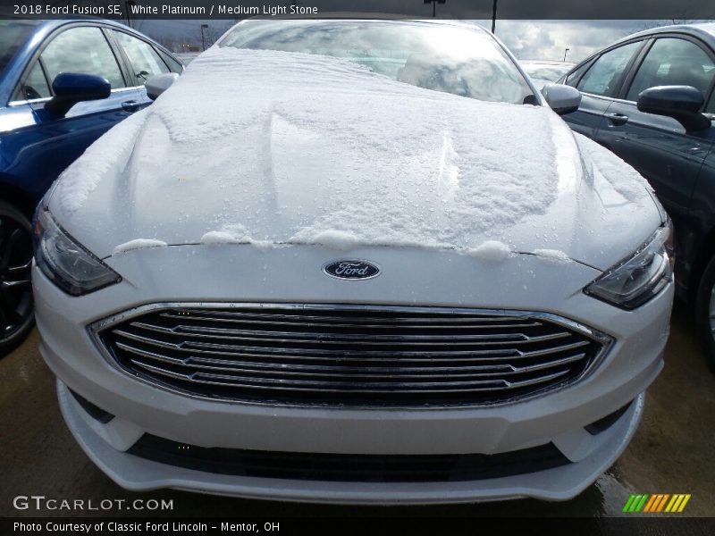 White Platinum / Medium Light Stone 2018 Ford Fusion SE