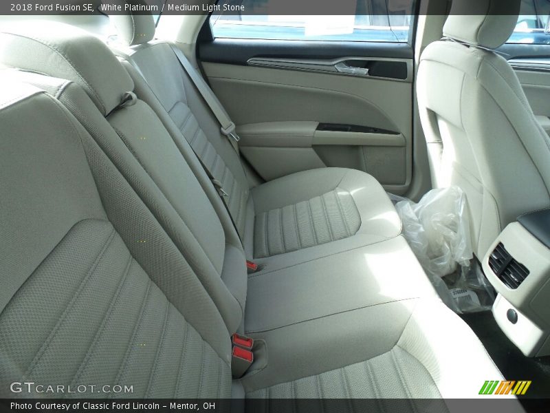 White Platinum / Medium Light Stone 2018 Ford Fusion SE