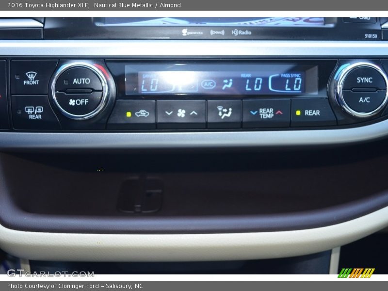 Nautical Blue Metallic / Almond 2016 Toyota Highlander XLE